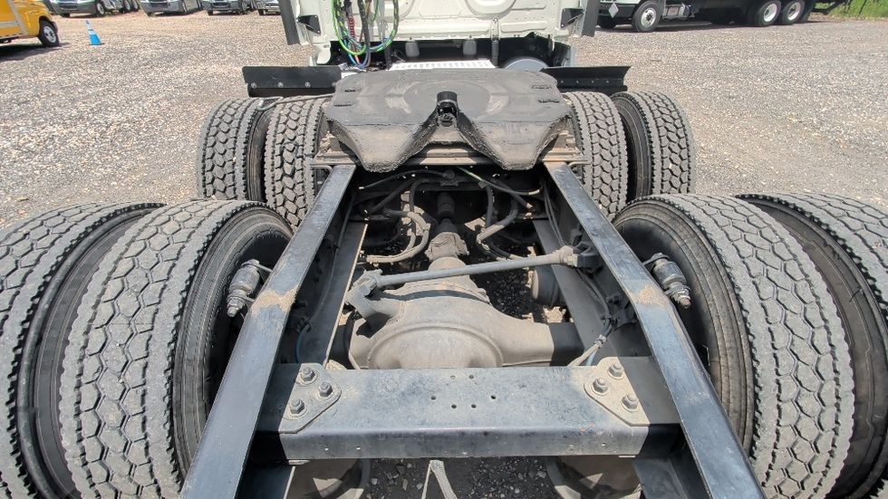 Sleeper Tractor-Heavy Duty Tractors-Freightliner-2019-T12664ST-Suwanee-GA-343,359\n\t\tmiles-$ 67,500 - Image 6