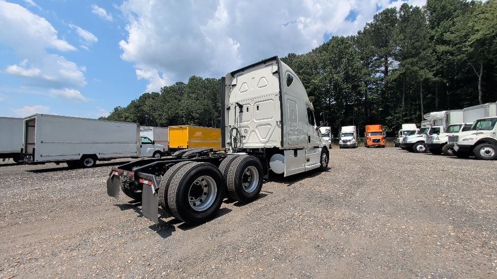 Sleeper Tractor-Heavy Duty Tractors-Freightliner-2019-T12664ST-Suwanee-GA-343,359\n\t\tmiles-$ 67,500 - Image 7