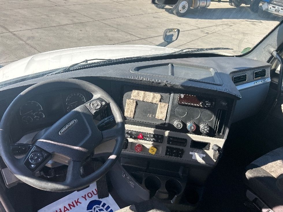 Sleeper Tractor-Heavy Duty Tractors-Freightliner-2019-T12664ST-Tampa-FL-626,906\n\t\tmiles-$ 45,000 - Image 11