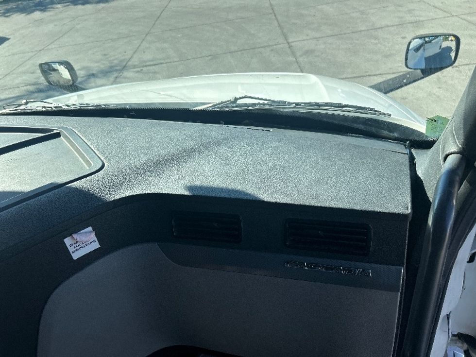 Sleeper Tractor-Heavy Duty Tractors-Freightliner-2019-T12664ST-Tampa-FL-626,906\n\t\tmiles-$ 45,000 - Image 14