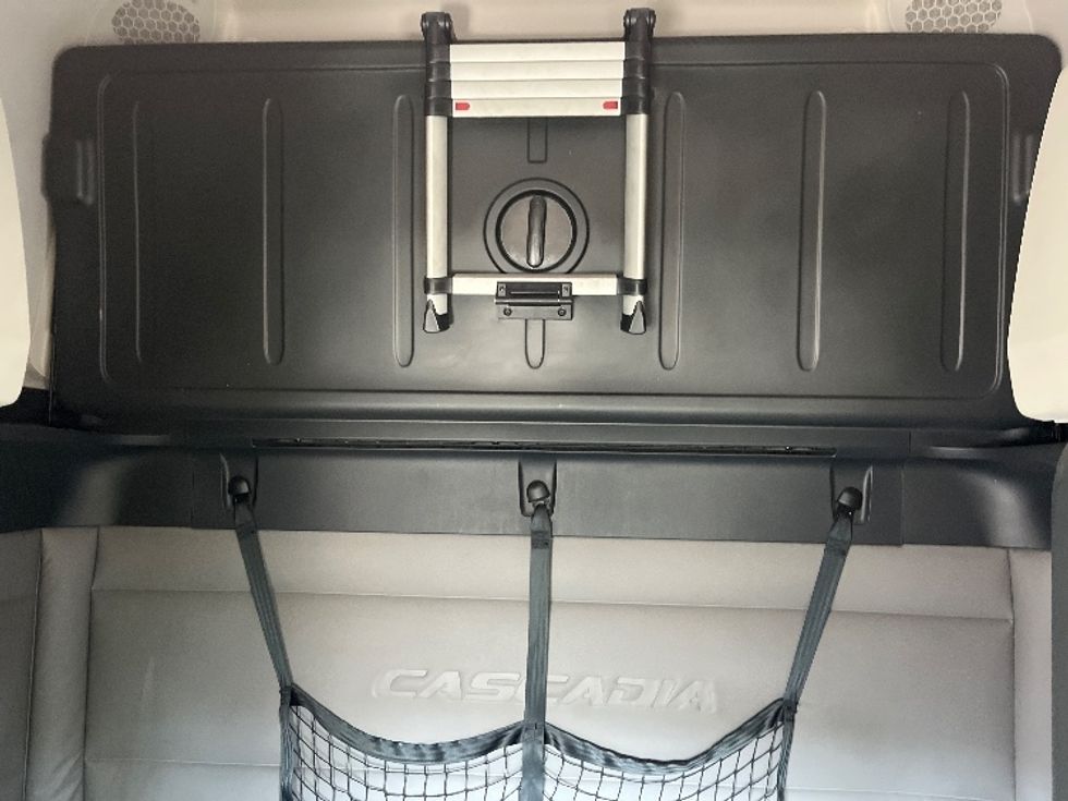 Sleeper Tractor-Heavy Duty Tractors-Freightliner-2019-T12664ST-Tampa-FL-638,199\n\t\tmiles-$ 53,250 - Image 17