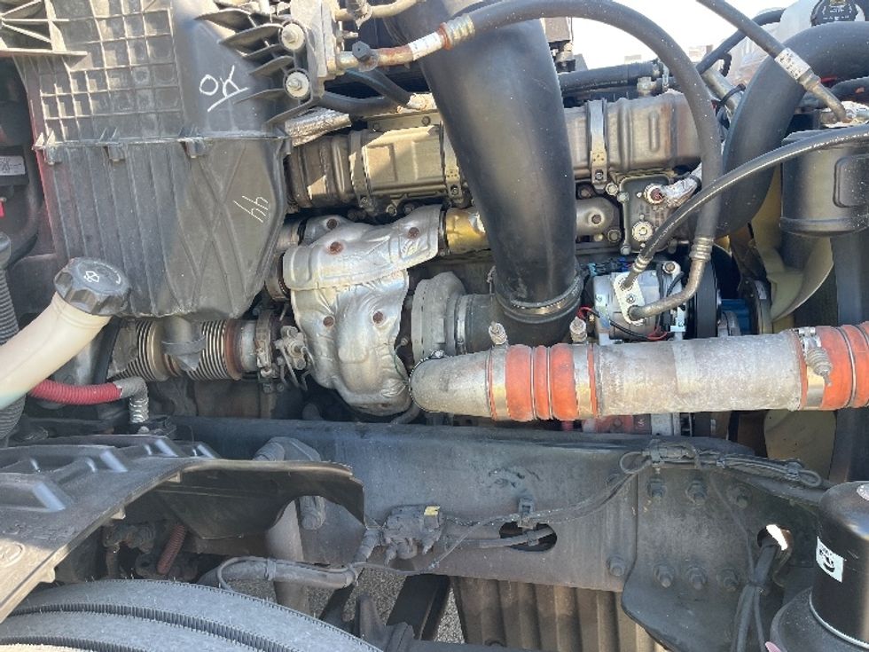 Sleeper Tractor-Heavy Duty Tractors-Freightliner-2019-T12664ST-Tampa-FL-638,199\n\t\tmiles-$ 53,250 - Image 20