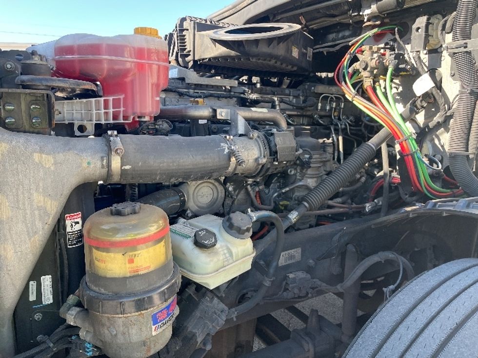 Sleeper Tractor-Heavy Duty Tractors-Freightliner-2019-T12664ST-Tampa-FL-638,199\n\t\tmiles-$ 53,250 - Image 21