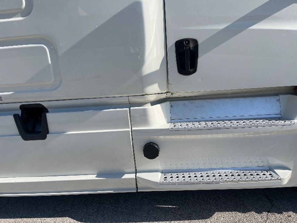 Sleeper Tractor-Heavy Duty Tractors-Freightliner-2019-T12664ST-Tampa-FL-638,199\n\t\tmiles-$ 53,250 - Image 25