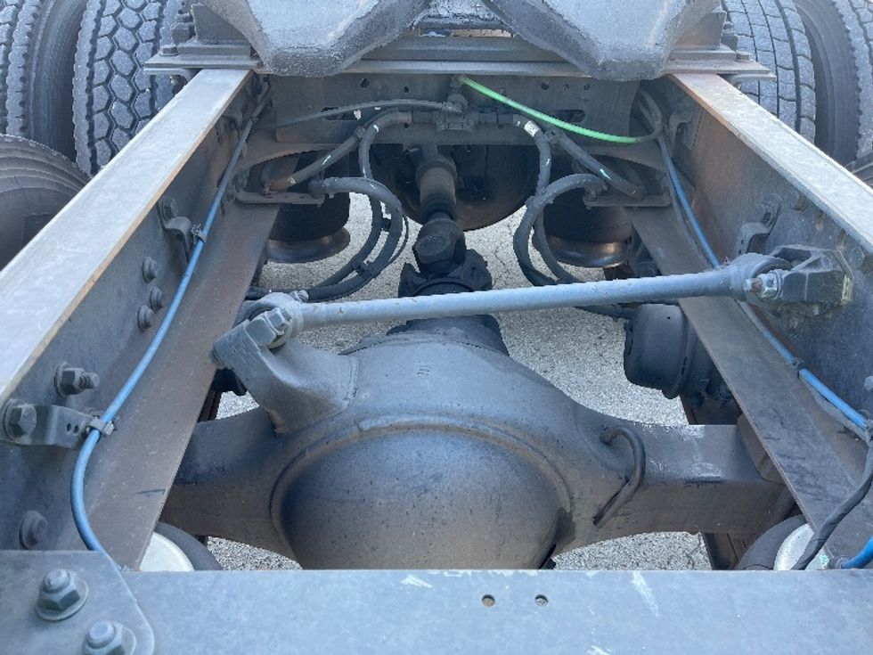 Sleeper Tractor-Heavy Duty Tractors-Freightliner-2019-T12664ST-Tampa-FL-638,199\n\t\tmiles-$ 53,250 - Image 28