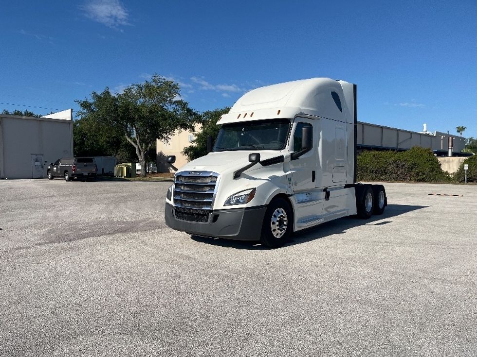 Sleeper Tractor-Heavy Duty Tractors-Freightliner-2019-T12664ST-Tampa-FL-638,199\n\t\tmiles-$ 53,250 - Image 3
