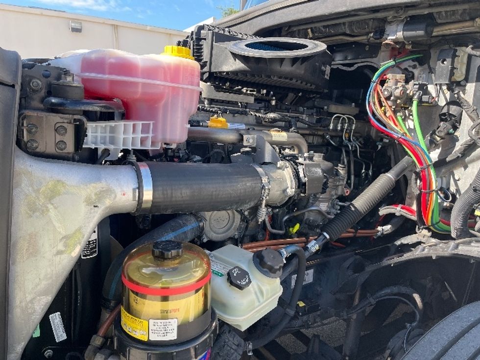 Sleeper Tractor-Heavy Duty Tractors-Freightliner-2019-T12664ST-Tampa-FL-650,319\n\t\tmiles-$ 52,500 - Image 21