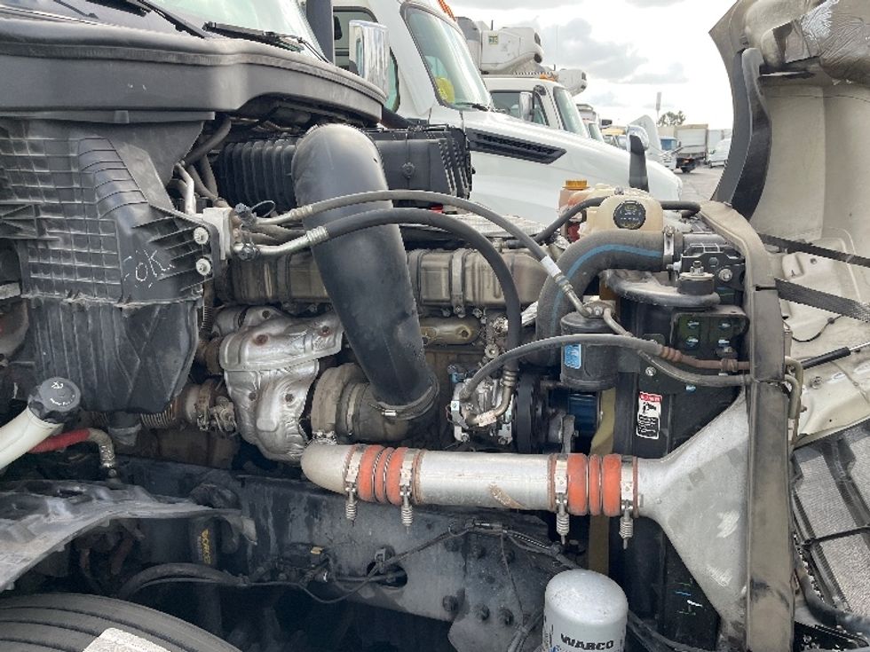 Sleeper Tractor-Heavy Duty Tractors-Freightliner-2019-T12664ST-Torrance-CA-326,502\n\t\tmiles-$ 76,250 - Image 20