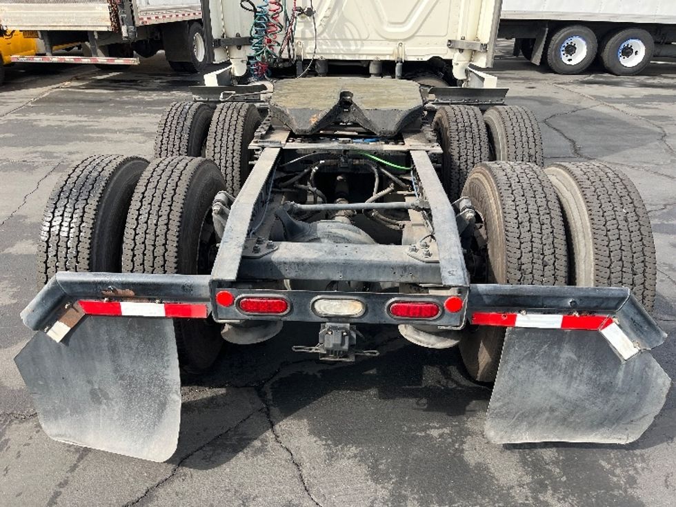 Sleeper Tractor-Heavy Duty Tractors-Freightliner-2019-T12664ST-Torrance-CA-326,502\n\t\tmiles-$ 76,250 - Image 6
