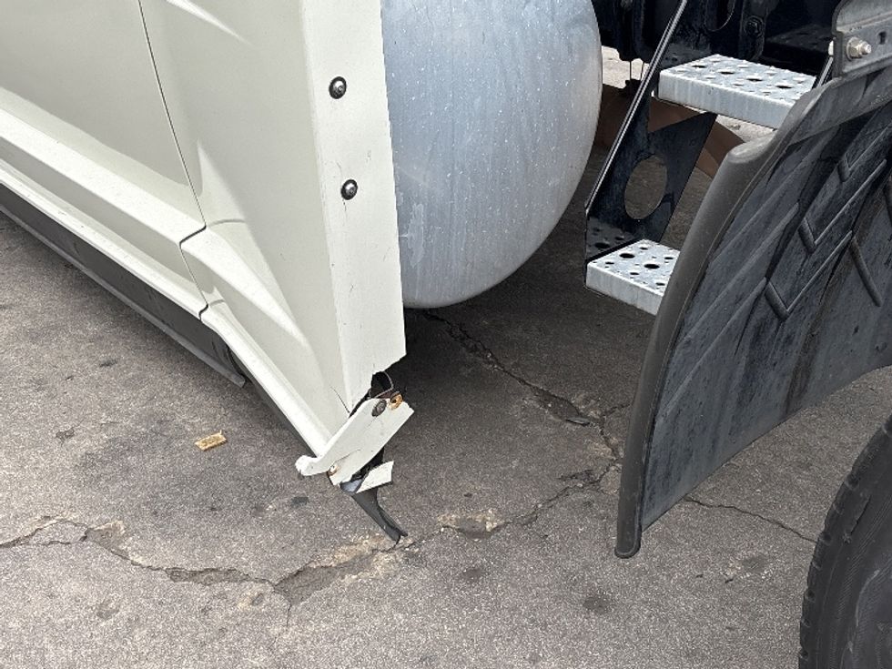 Sleeper Tractor-Heavy Duty Tractors-Freightliner-2019-T12664ST-Torrance-CA-442,699\n\t\tmiles-$ 59,000 - Image 20