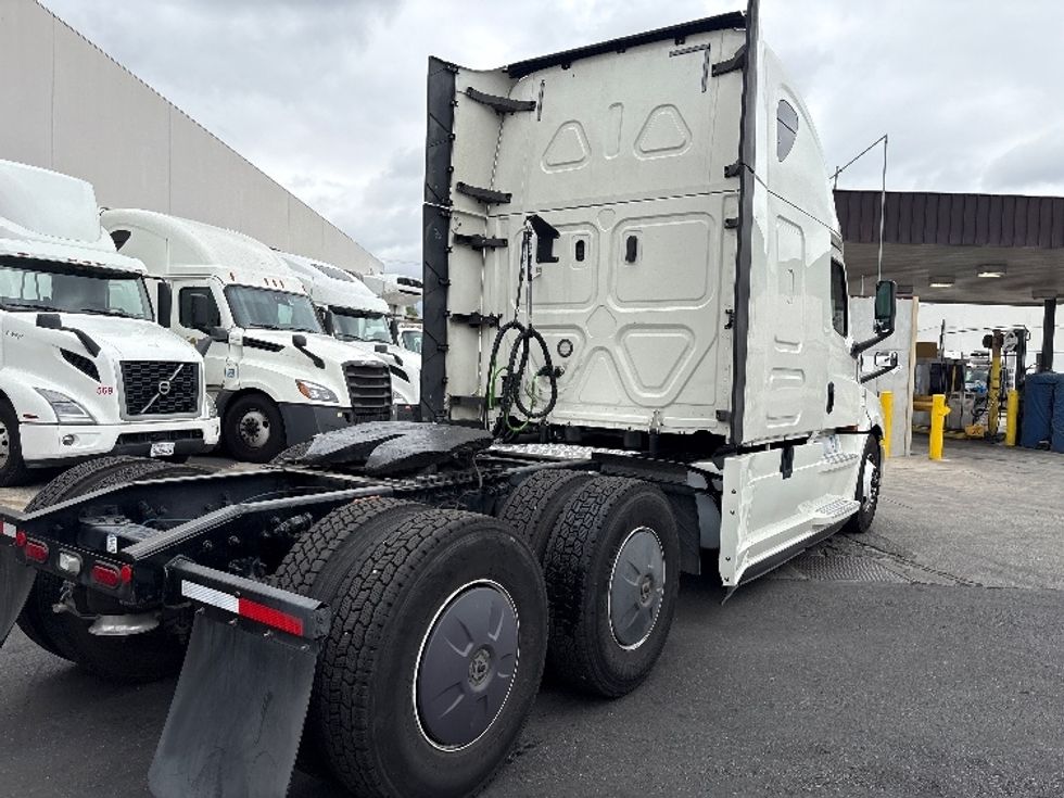 Sleeper Tractor-Heavy Duty Tractors-Freightliner-2019-T12664ST-Torrance-CA-442,699\n\t\tmiles-$ 59,000 - Image 7
