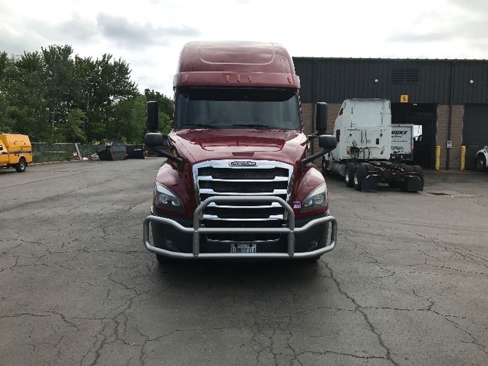 Sleeper Tractor-Heavy Duty Tractors-Freightliner-2019-T12664ST-Watertown-NY-579,572\n\t\tmiles-$ 54,500 - Image 2