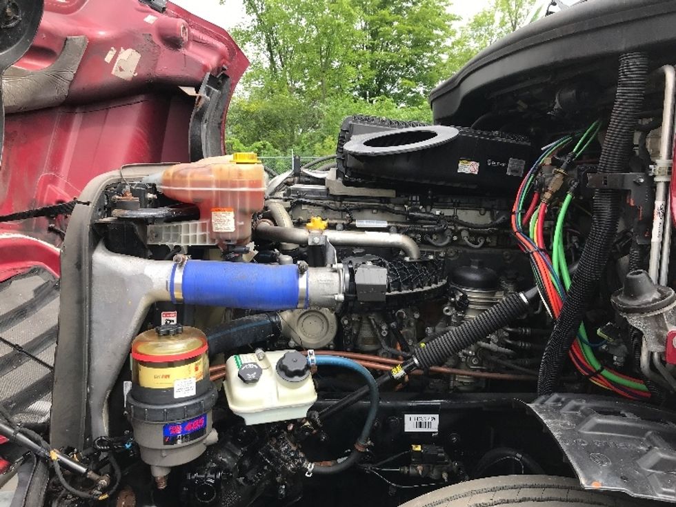 Sleeper Tractor-Heavy Duty Tractors-Freightliner-2019-T12664ST-Watertown-NY-579,572\n\t\tmiles-$ 54,500 - Image 21