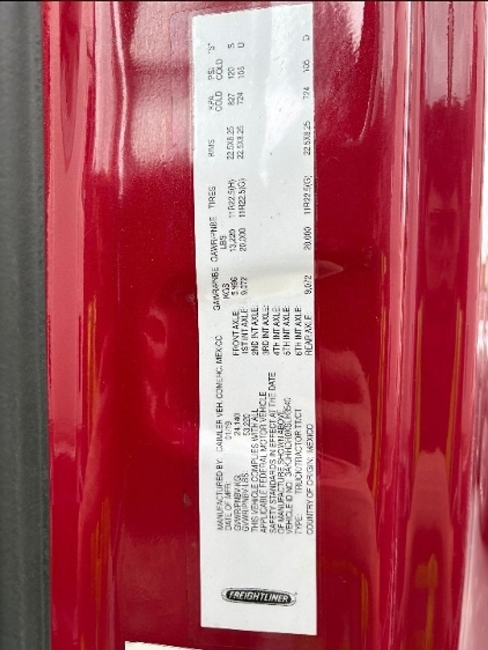 Sleeper Tractor-Heavy Duty Tractors-Freightliner-2019-T12664ST-Watertown-NY-579,572\n\t\tmiles-$ 54,500 - Image 22