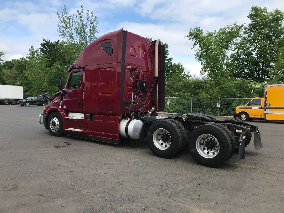 Sleeper Tractor-Heavy Duty Tractors-Freightliner-2019-T12664ST-Watertown-NY-579,572\n\t\tmiles-$ 54,500 - Image 5
