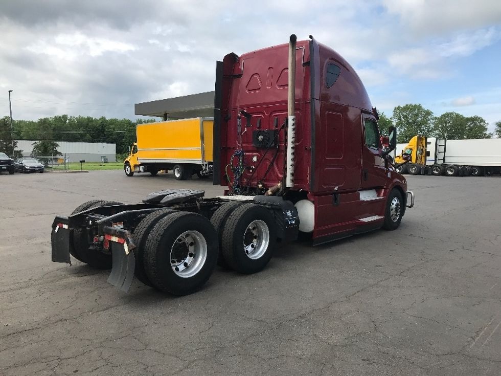 Sleeper Tractor-Heavy Duty Tractors-Freightliner-2019-T12664ST-Watertown-NY-579,572\n\t\tmiles-$ 54,500 - Image 7