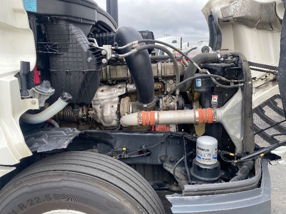 Sleeper Tractor-Heavy Duty Tractors-Freightliner-2019-T12664ST-West Sacramento-CA-327,787\n\t\tmiles-$ 69,500 - Image 20