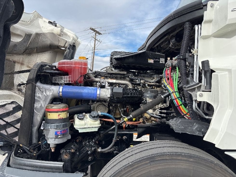 Sleeper Tractor-Heavy Duty Tractors-Freightliner-2019-T12664ST-West Valley City-UT-308,408\n\t\tmiles-$ 76,500 - Image 21