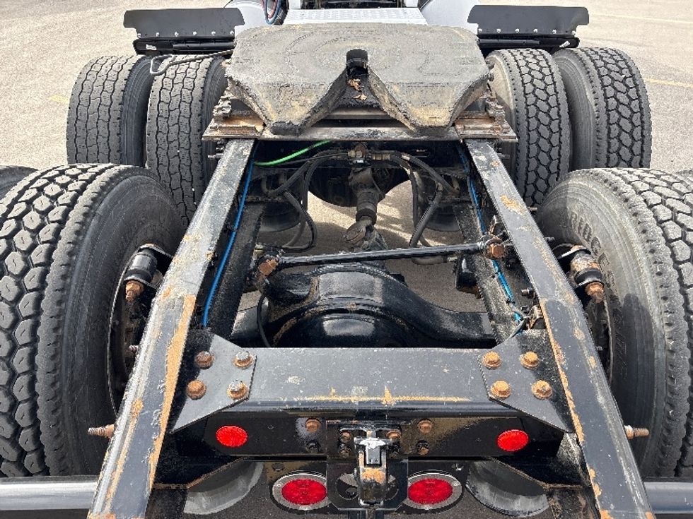 Sleeper Tractor-Heavy Duty Tractors-Freightliner-2019-T12664ST-West Valley City-UT-308,408\n\t\tmiles-$ 76,500 - Image 6