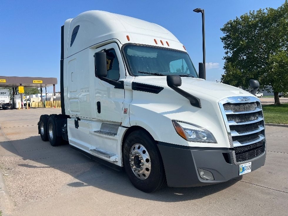 2019 Freightliner T12664ST Sleeper Tractor