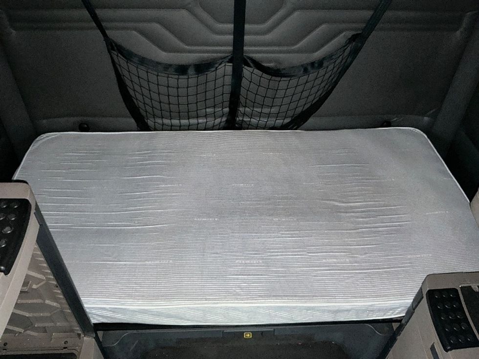 Sleeper Tractor-Heavy Duty Tractors-Freightliner-2020-Cascadia 11364ST-Elkhart-IN-610,058\n\t\tmiles-$ 41,000 - Image 17