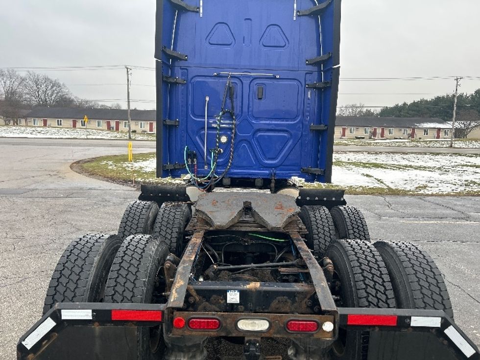 Sleeper Tractor-Heavy Duty Tractors-Freightliner-2020-Cascadia 11364ST-Elkhart-IN-661,688\n\t\tmiles-$ 36,500 - Image 6