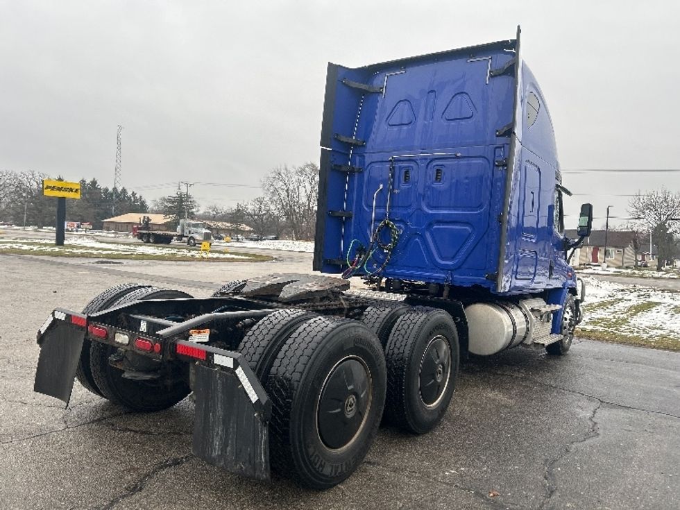 Sleeper Tractor-Heavy Duty Tractors-Freightliner-2020-Cascadia 11364ST-Elkhart-IN-676,665\n\t\tmiles-$ 35,250 - Image 7