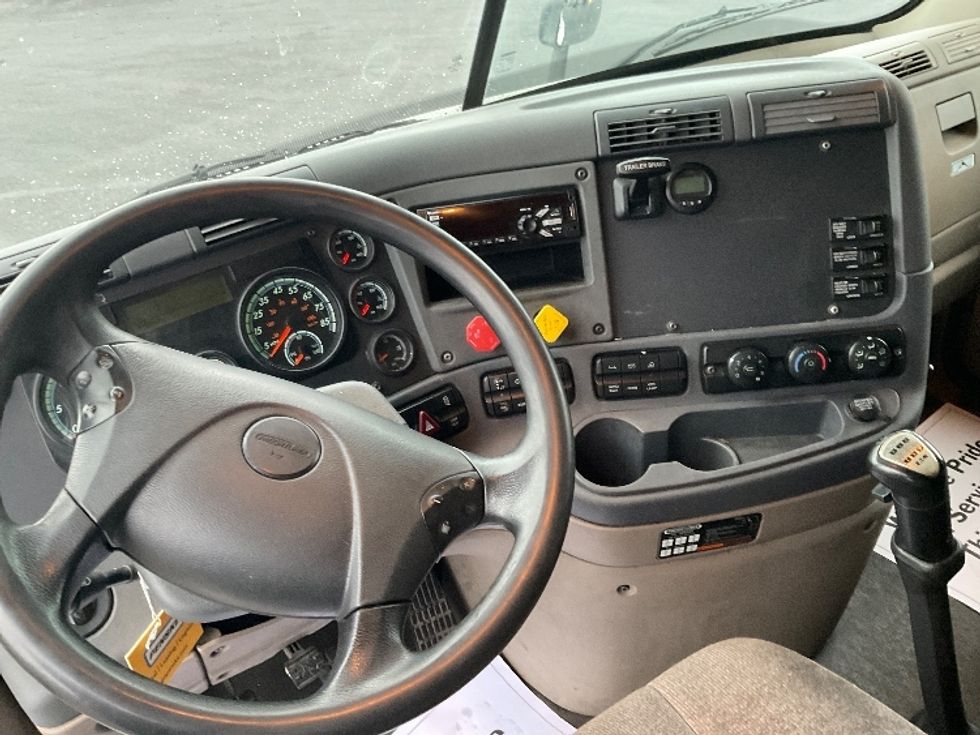 Sleeper Tractor-Heavy Duty Tractors-Freightliner-2020-Cascadia 11364ST-New Castle-DE-512,944\n\t\tmiles-$ 41,500 - Image 11