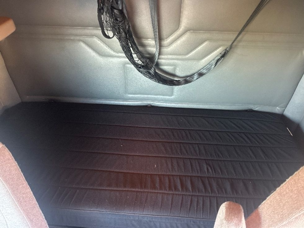 Sleeper Tractor-Heavy Duty Tractors-Freightliner-2020-Cascadia 11364ST-New Castle-DE-512,944\n\t\tmiles-$ 41,500 - Image 16