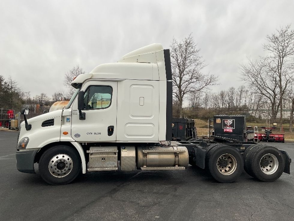 Sleeper Tractor-Heavy Duty Tractors-Freightliner-2020-Cascadia 11364ST-New Castle-DE-512,944\n\t\tmiles-$ 41,500 - Image 4