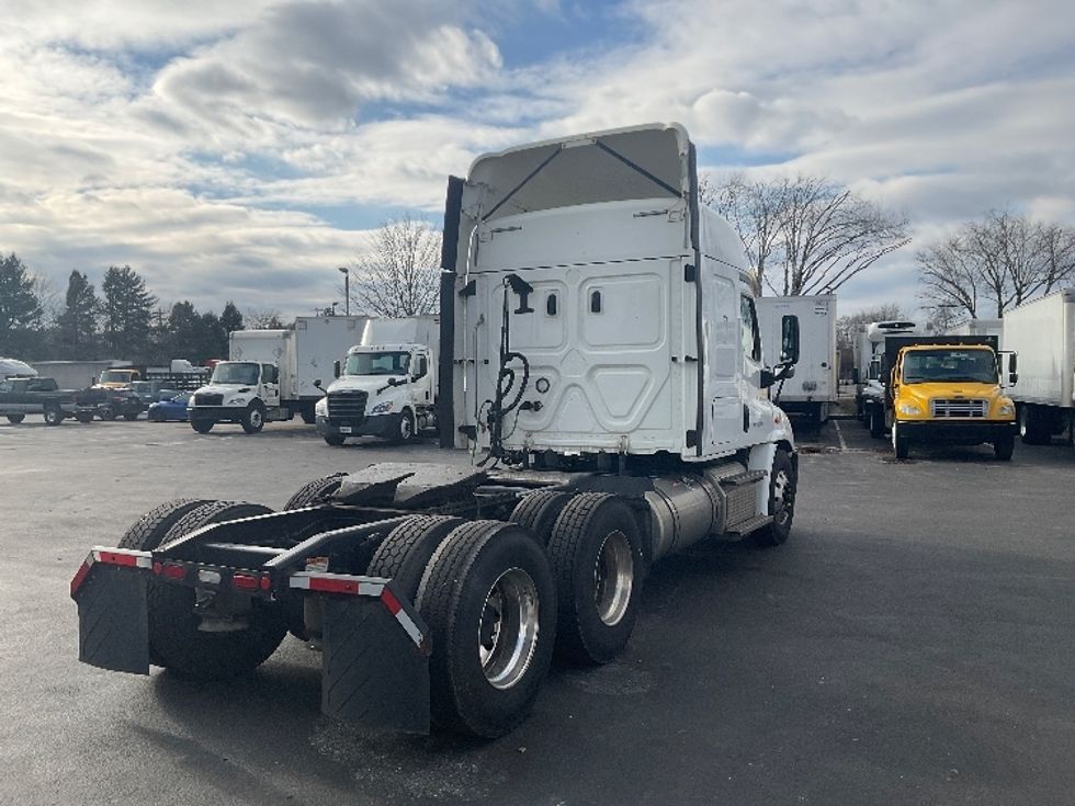 Sleeper Tractor-Heavy Duty Tractors-Freightliner-2020-Cascadia 11364ST-New Castle-DE-512,944\n\t\tmiles-$ 41,500 - Image 7