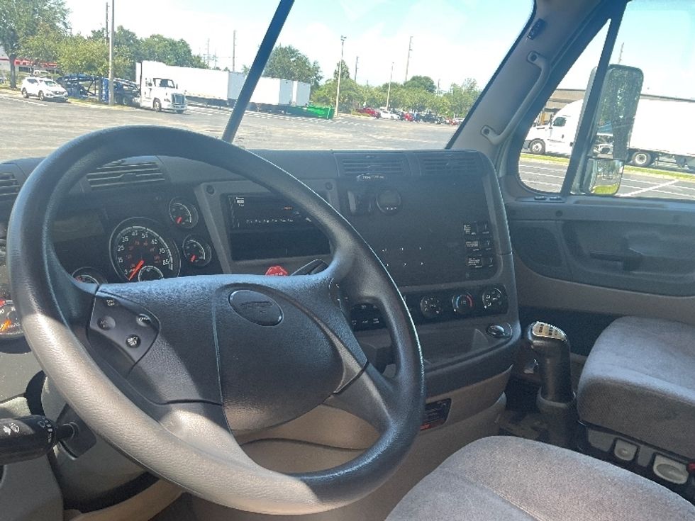 Sleeper Tractor-Heavy Duty Tractors-Freightliner-2020-Cascadia 11364ST-Tampa-FL-497,122\n\t\tmiles-$ 53,500 - Image 10