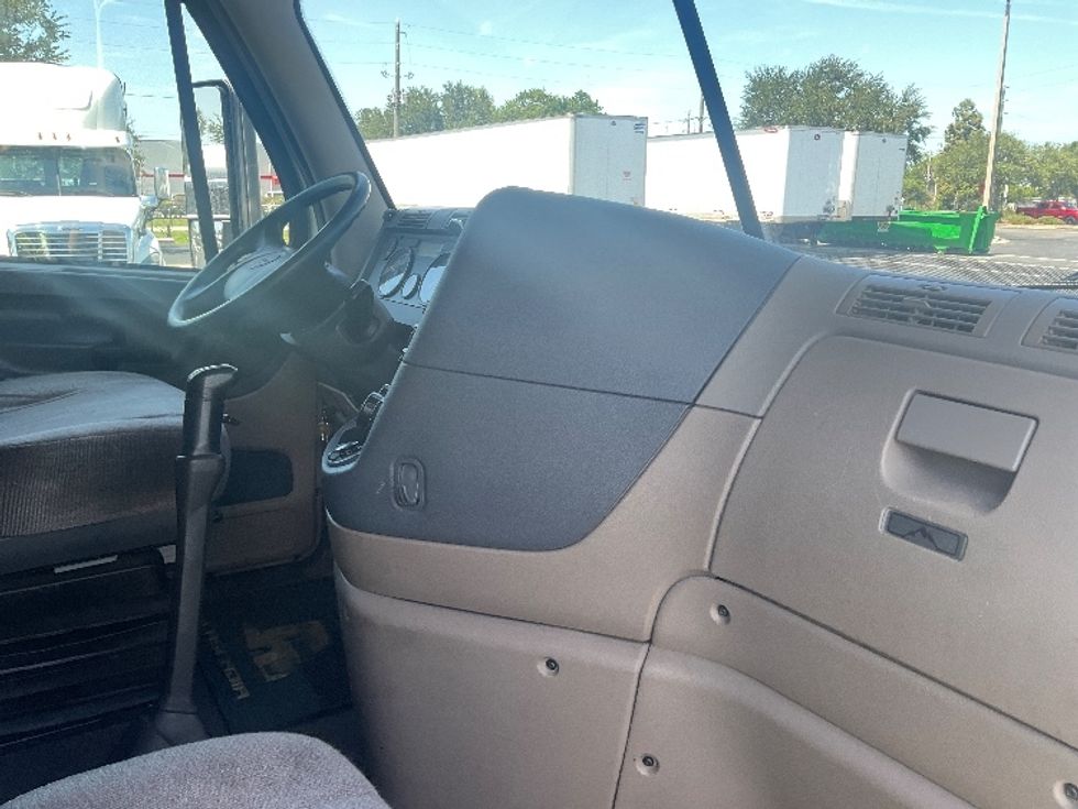 Sleeper Tractor-Heavy Duty Tractors-Freightliner-2020-Cascadia 11364ST-Tampa-FL-497,122\n\t\tmiles-$ 53,500 - Image 15