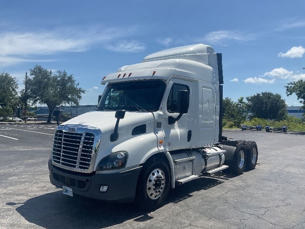 Sleeper Tractor-Heavy Duty Tractors-Freightliner-2020-Cascadia 11364ST-Tampa-FL-497,122\n\t\tmiles-$ 53,500 - Image 3