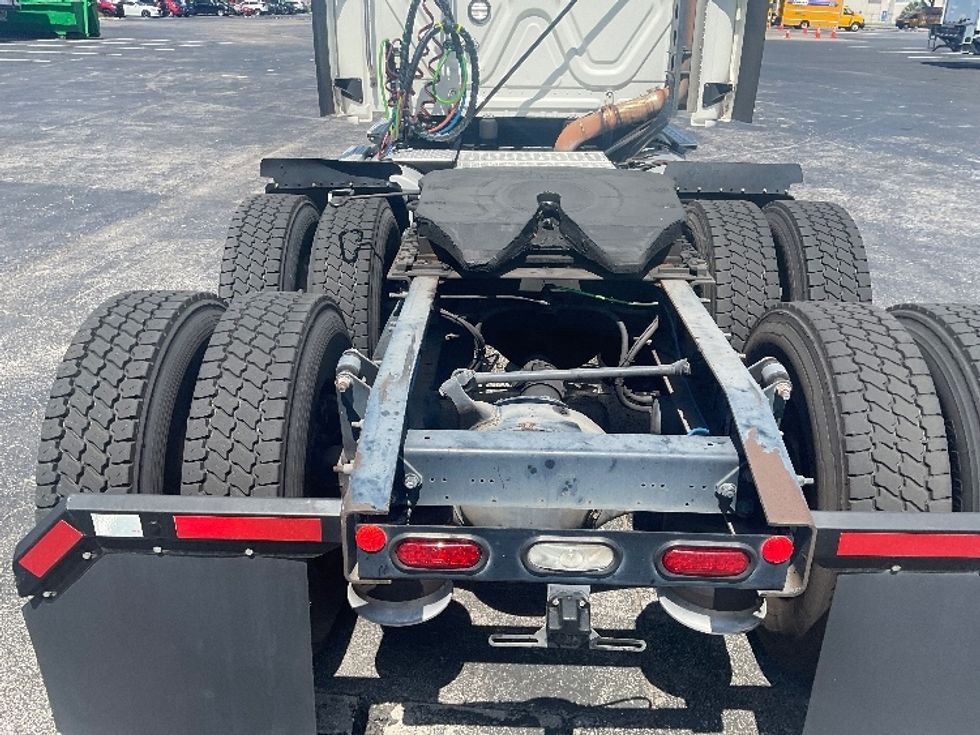 Sleeper Tractor-Heavy Duty Tractors-Freightliner-2020-Cascadia 11364ST-Tampa-FL-497,122\n\t\tmiles-$ 53,500 - Image 6