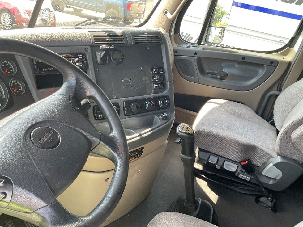 Sleeper Tractor-Heavy Duty Tractors-Freightliner-2020-Cascadia 11364ST-Tampa-FL-563,915\n\t\tmiles-$ 48,500 - Image 10