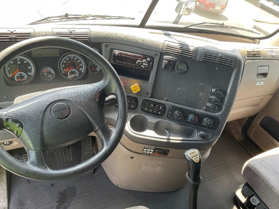 Sleeper Tractor-Heavy Duty Tractors-Freightliner-2020-Cascadia 11364ST-Tampa-FL-563,915\n\t\tmiles-$ 48,500 - Image 11