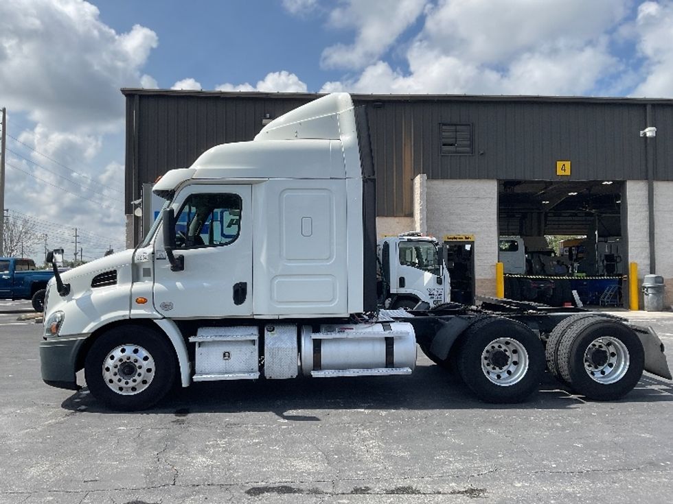 Sleeper Tractor-Heavy Duty Tractors-Freightliner-2020-Cascadia 11364ST-Tampa-FL-563,915\n\t\tmiles-$ 48,500 - Image 4