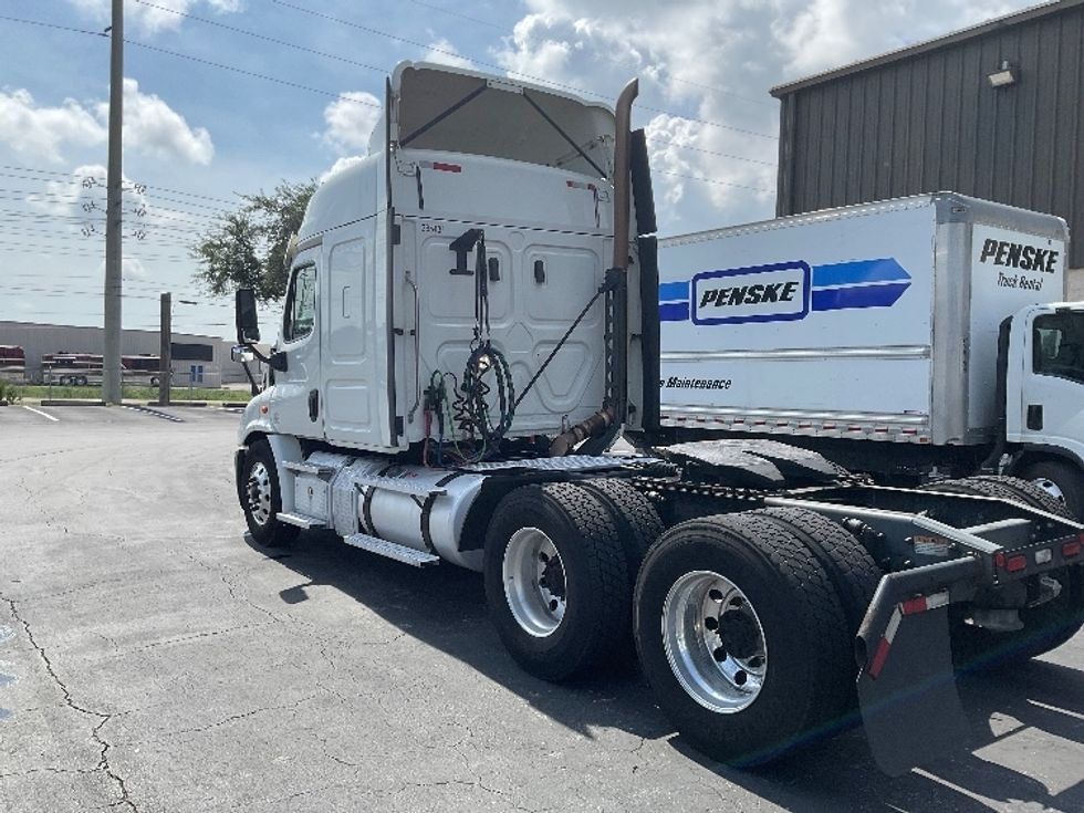 Sleeper Tractor-Heavy Duty Tractors-Freightliner-2020-Cascadia 11364ST-Tampa-FL-563,915\n\t\tmiles-$ 48,500 - Image 5