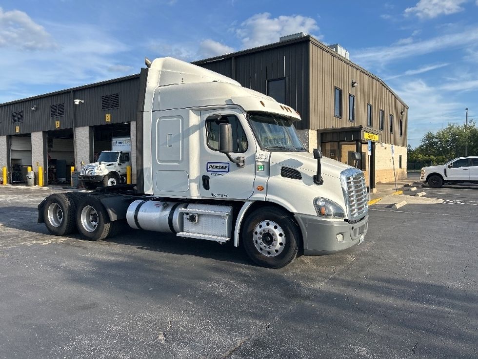 Sleeper Tractor-Heavy Duty Tractors-Freightliner-2020-Cascadia 11364ST-Tampa-FL-611,349\n\t\tmiles-$ 46,250 - Image 1
