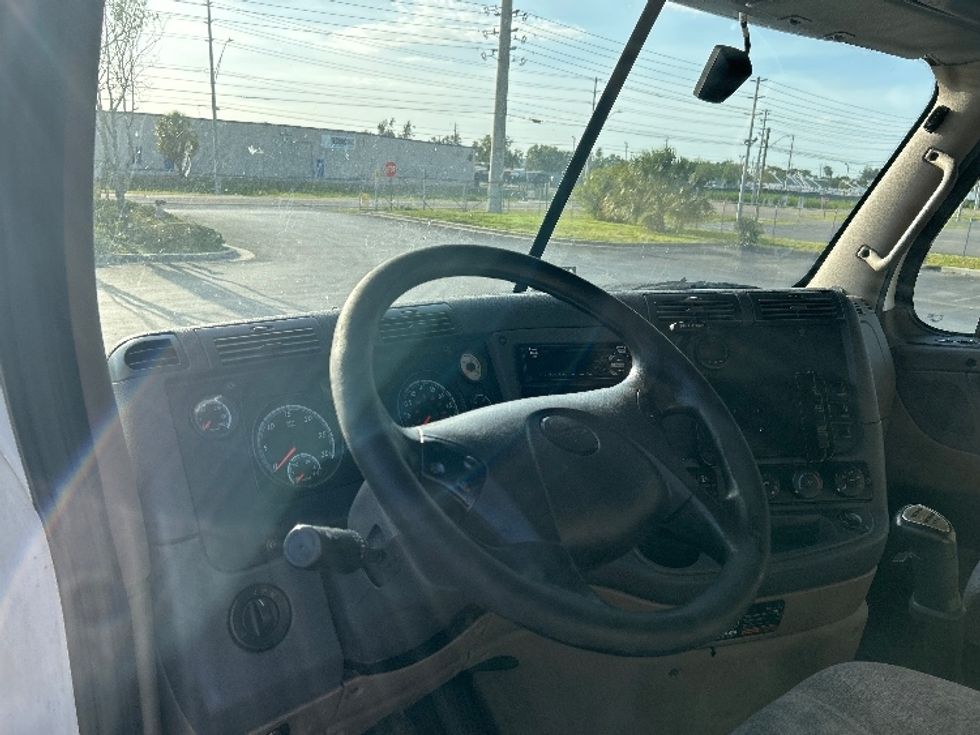 Sleeper Tractor-Heavy Duty Tractors-Freightliner-2020-Cascadia 11364ST-Tampa-FL-611,349\n\t\tmiles-$ 46,250 - Image 10