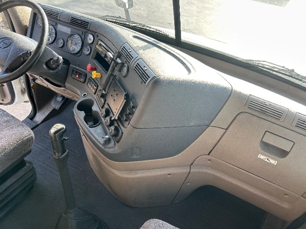 Sleeper Tractor-Heavy Duty Tractors-Freightliner-2020-Cascadia 11364ST-Tampa-FL-611,349\n\t\tmiles-$ 46,250 - Image 15