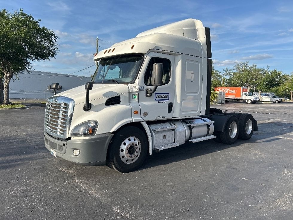 Sleeper Tractor-Heavy Duty Tractors-Freightliner-2020-Cascadia 11364ST-Tampa-FL-611,349\n\t\tmiles-$ 46,250 - Image 3