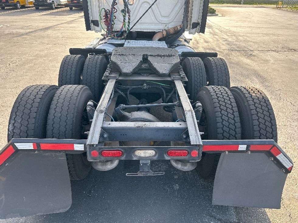 Sleeper Tractor-Heavy Duty Tractors-Freightliner-2020-Cascadia 11364ST-Tampa-FL-611,349\n\t\tmiles-$ 46,250 - Image 6