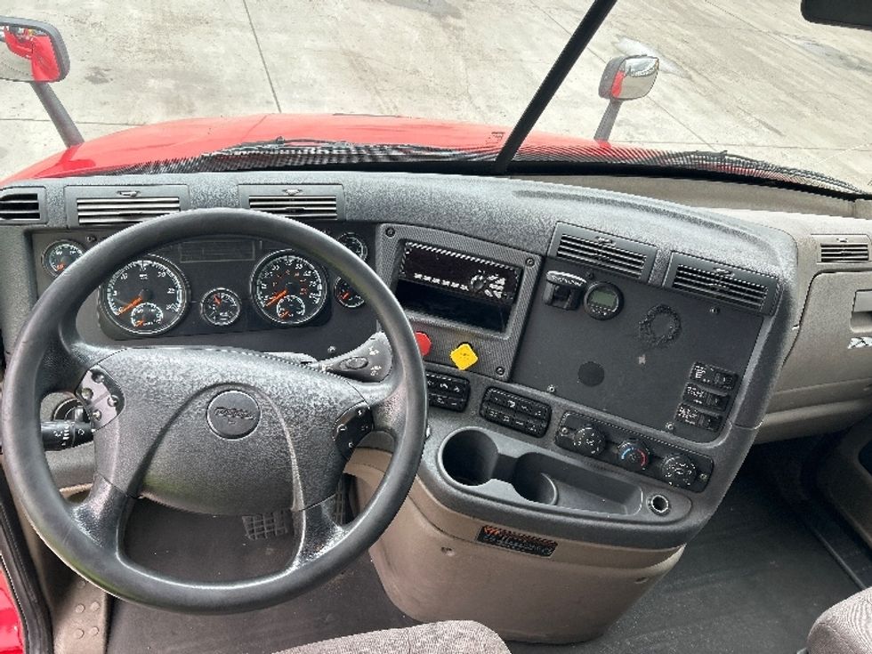 Sleeper Tractor-Heavy Duty Tractors-Freightliner-2020-Cascadia 11364ST-Torrance-CA-371,212\n\t\tmiles-$ 50,250 - Image 11