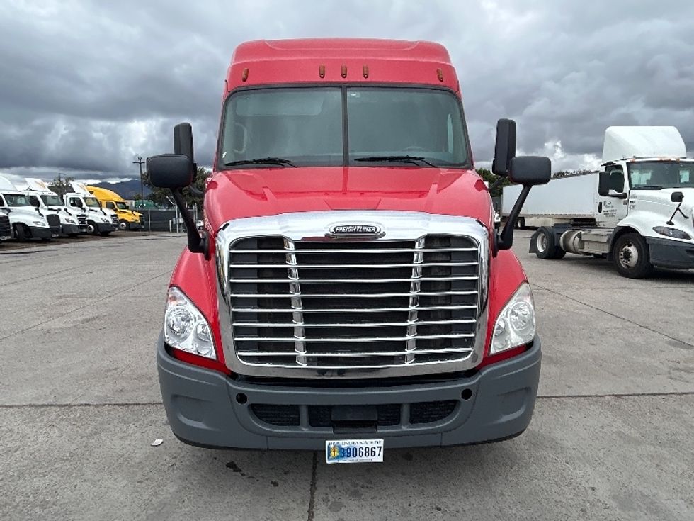 Sleeper Tractor-Heavy Duty Tractors-Freightliner-2020-Cascadia 11364ST-Torrance-CA-371,212\n\t\tmiles-$ 50,250 - Image 2