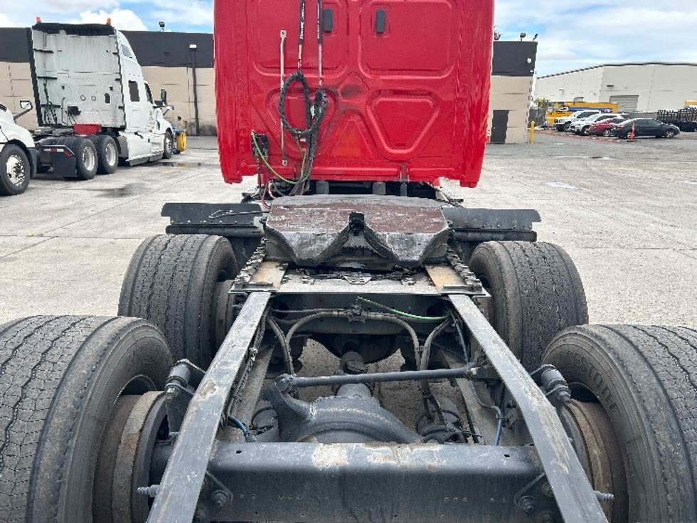 Sleeper Tractor-Heavy Duty Tractors-Freightliner-2020-Cascadia 11364ST-Torrance-CA-371,212\n\t\tmiles-$ 50,250 - Image 6