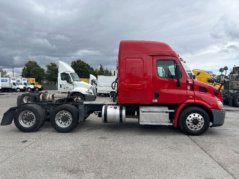Sleeper Tractor-Heavy Duty Tractors-Freightliner-2020-Cascadia 11364ST-Torrance-CA-371,212\n\t\tmiles-$ 50,250 - Image 8