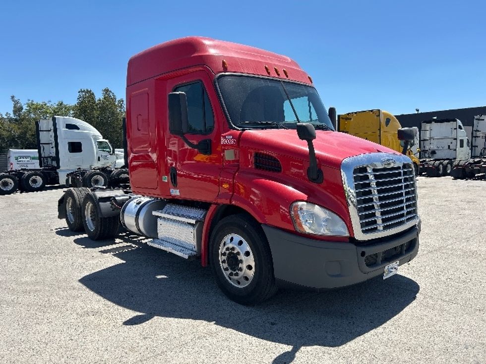 Sleeper Tractor-Heavy Duty Tractors-Freightliner-2020-Cascadia 11364ST-Torrance-CA-554,373\n\t\tmiles-$ 43,750 - Image 1