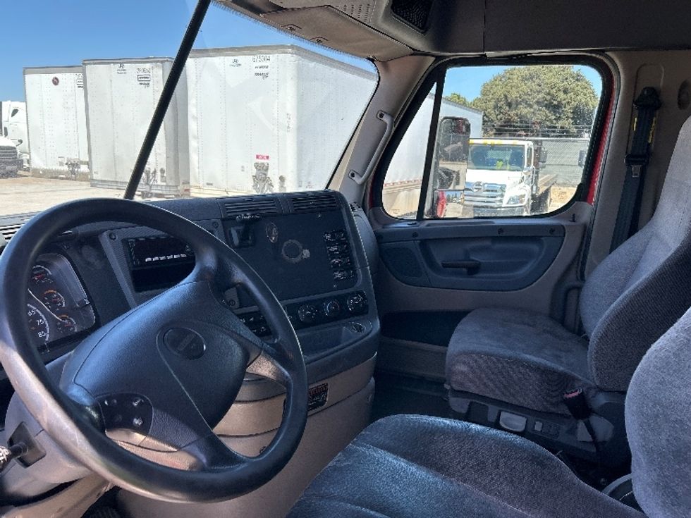 Sleeper Tractor-Heavy Duty Tractors-Freightliner-2020-Cascadia 11364ST-Torrance-CA-554,373\n\t\tmiles-$ 43,750 - Image 10